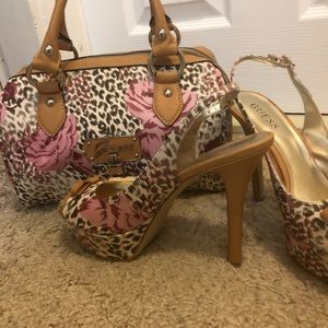 Guess satchel and pump set. Only worn once.